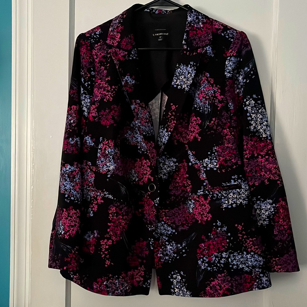 Lane Bryant Floral Blazer size 18P with pockets still sewn shut.